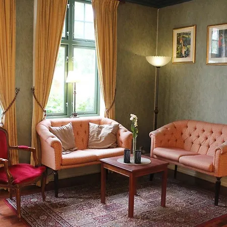 Hotel Smaalenene